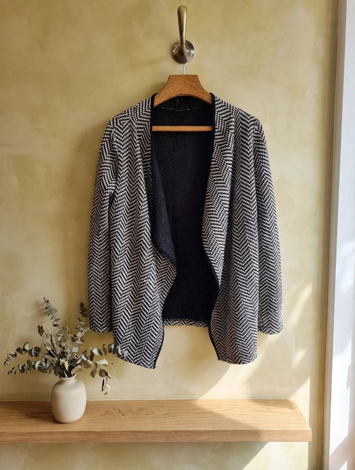 Rage Black & White Herringbone Open-Front Winter Cardigan Jacket - Size Medium