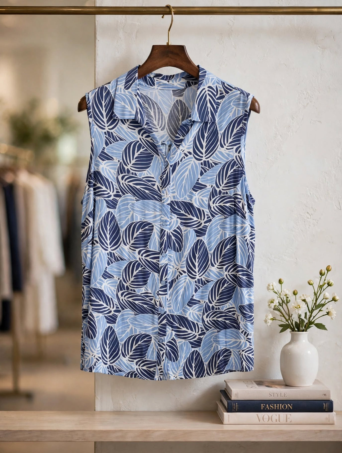Miladys White and Navy Leaf Print Sleeveless Blouse - Size 16 / 40