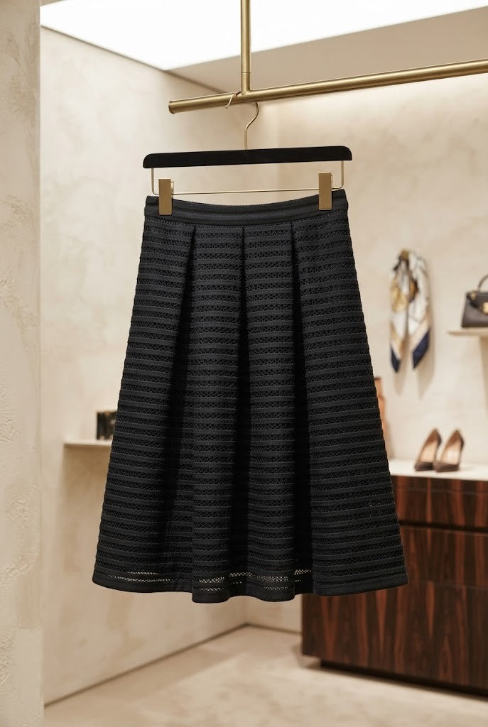 RT Brand Pleated Mesh Midi Skirt – Size 38 (Excellent Condition)