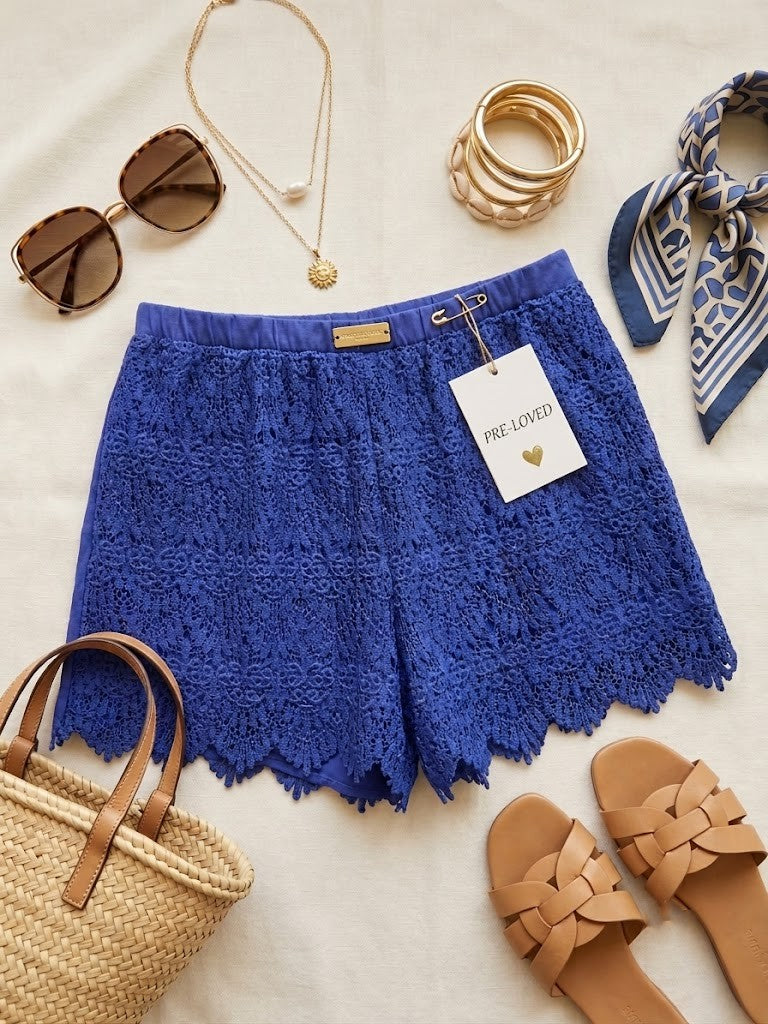 Donna Claire Women’s Navy Blue Lace Overlay Shorts - Size XL, Excellent Condition