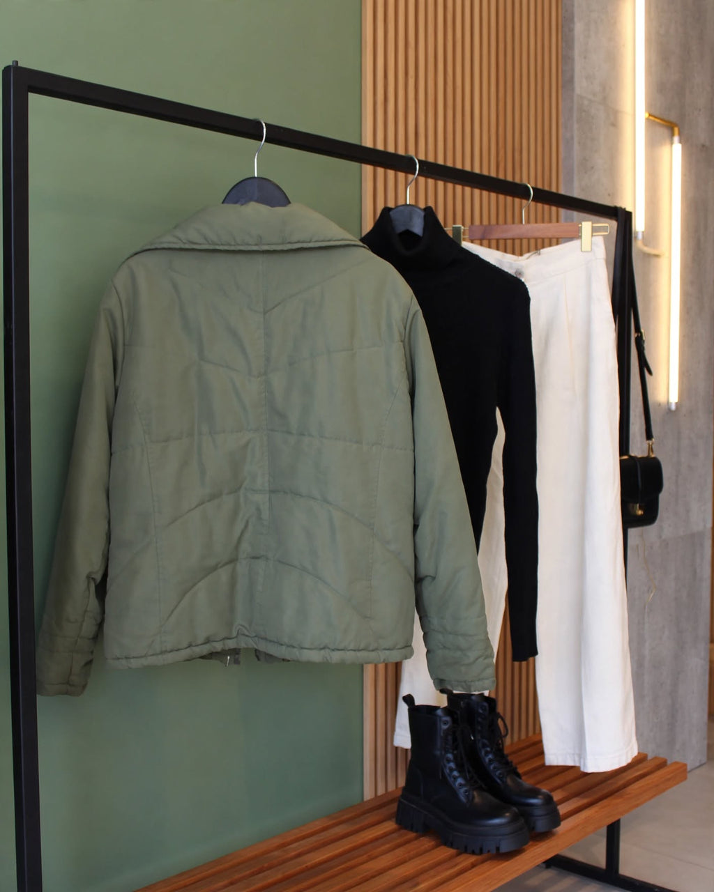Jet Casuals Olive Green Quilted Puffer Jacket - Size 14