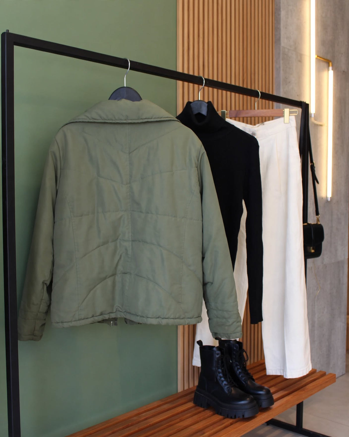 Jet Casuals Olive Green Quilted Puffer Jacket - Size 14