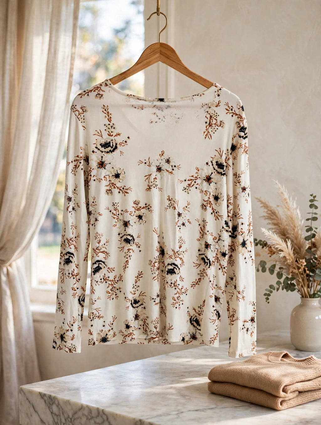 REAL Basics Cream Vintage Long Sleeve Bloom V-Neck Blouse - Size Medium