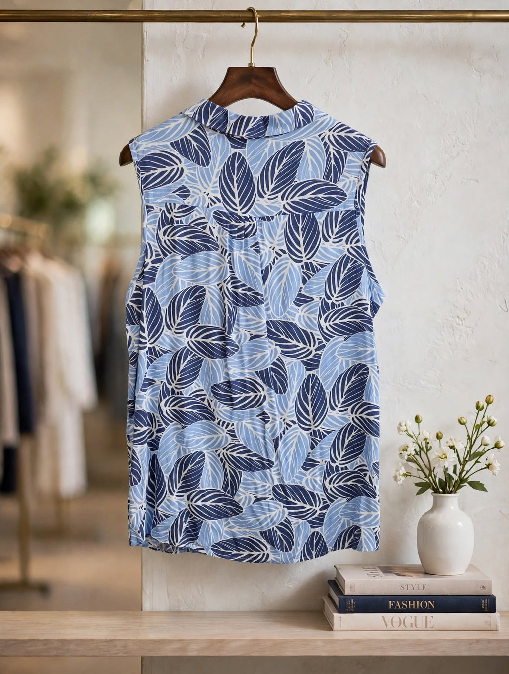 Miladys White and Navy Leaf Print Sleeveless Blouse - Size 16 / 40