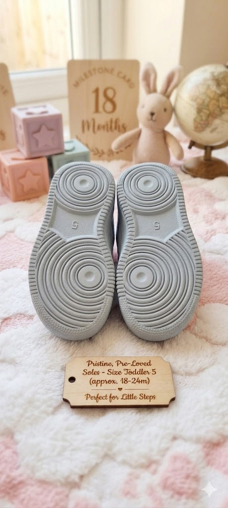 Sparkling Star Toddler Sneakers – White | Size 5