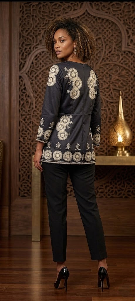 Elegant Boho-Chic V-Neck Tunic Blouse – Midnight & Cream