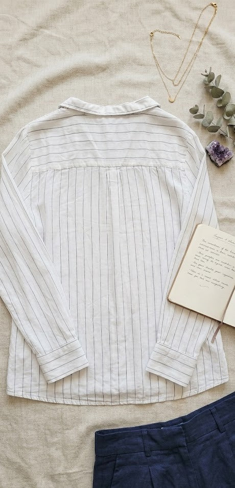 Classic Pinstripe Long-Sleeve Blouse in Crisp White – Size XXL