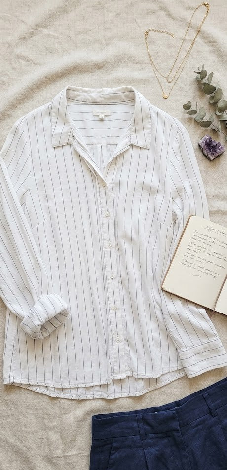 Classic Pinstripe Long-Sleeve Blouse in Crisp White – Size XXL