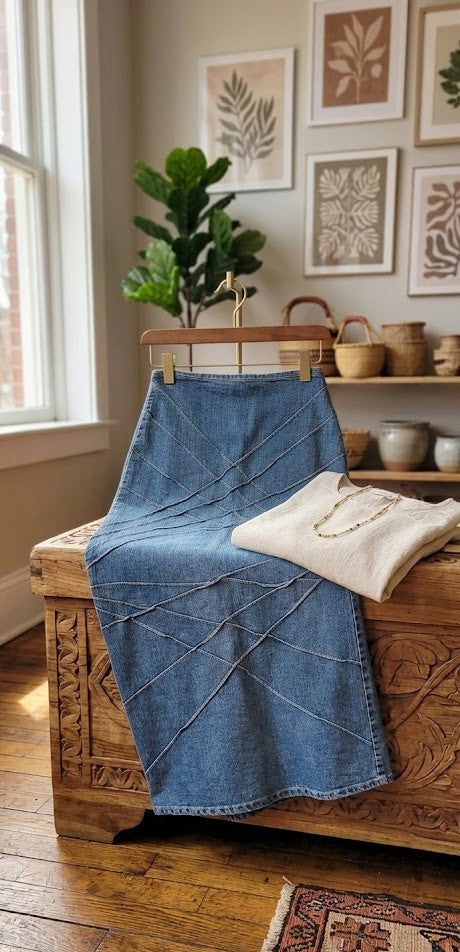 RT & Co. Women’s Blue Denim Midi Skirt – Size 28 – Comfortable Stretch Fit