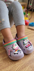 Toddler Girls Glittery Purple Clog Shoes with Rainbow & Unicorn Charms – Size 5