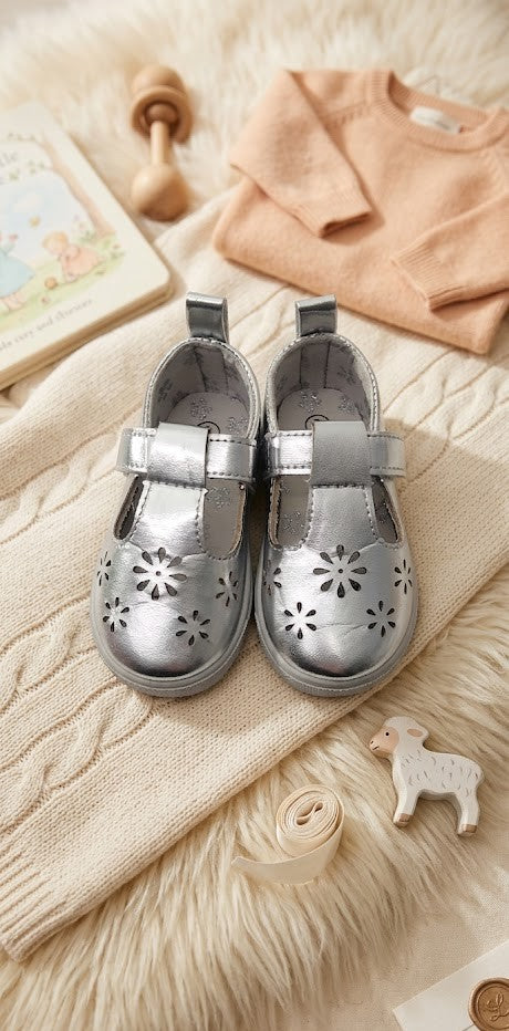Sparkling Daisy T-Strap Baby Shoes – Silver, Size 3