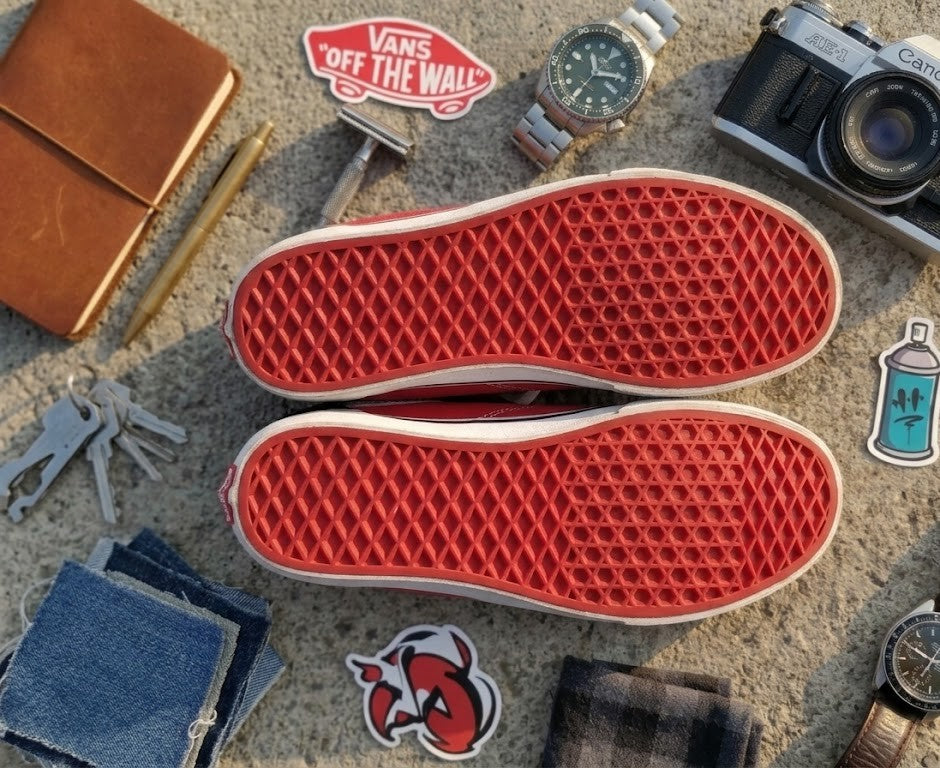 Vans "Off The Wall" Classic Sneakers – Red & Black