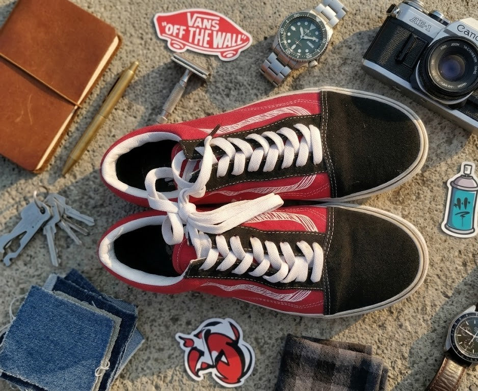 Vans "Off The Wall" Classic Sneakers – Red & Black
