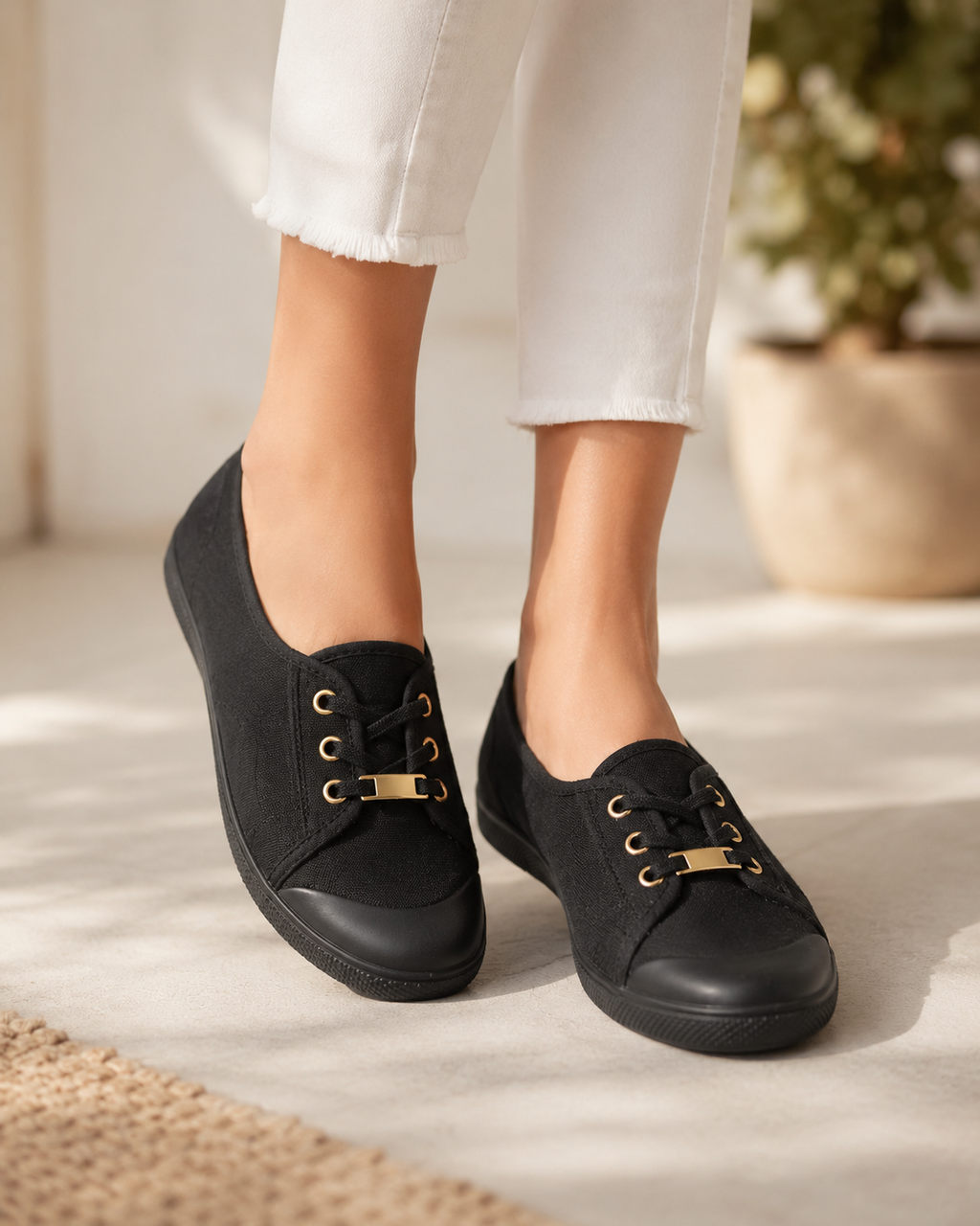 The "Everyday Chic" Sneaker by Woolworths | Size 8 (New)