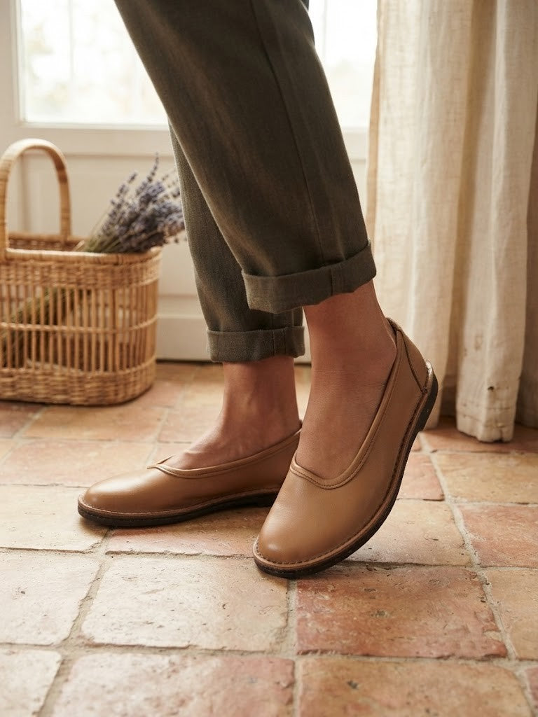 Strassberger Genuine Leather Flats – Tan / Size 6 (Excellent Condition)