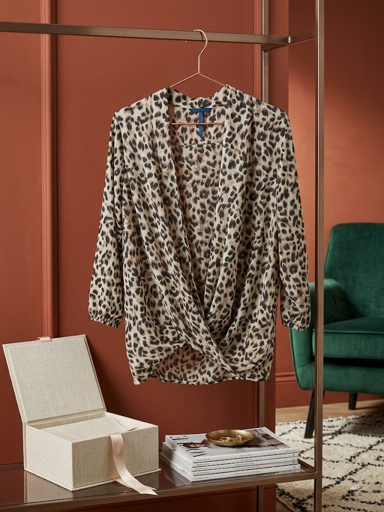 Sophisticated Leopard Print Wrap-Front Blouse – Size 14